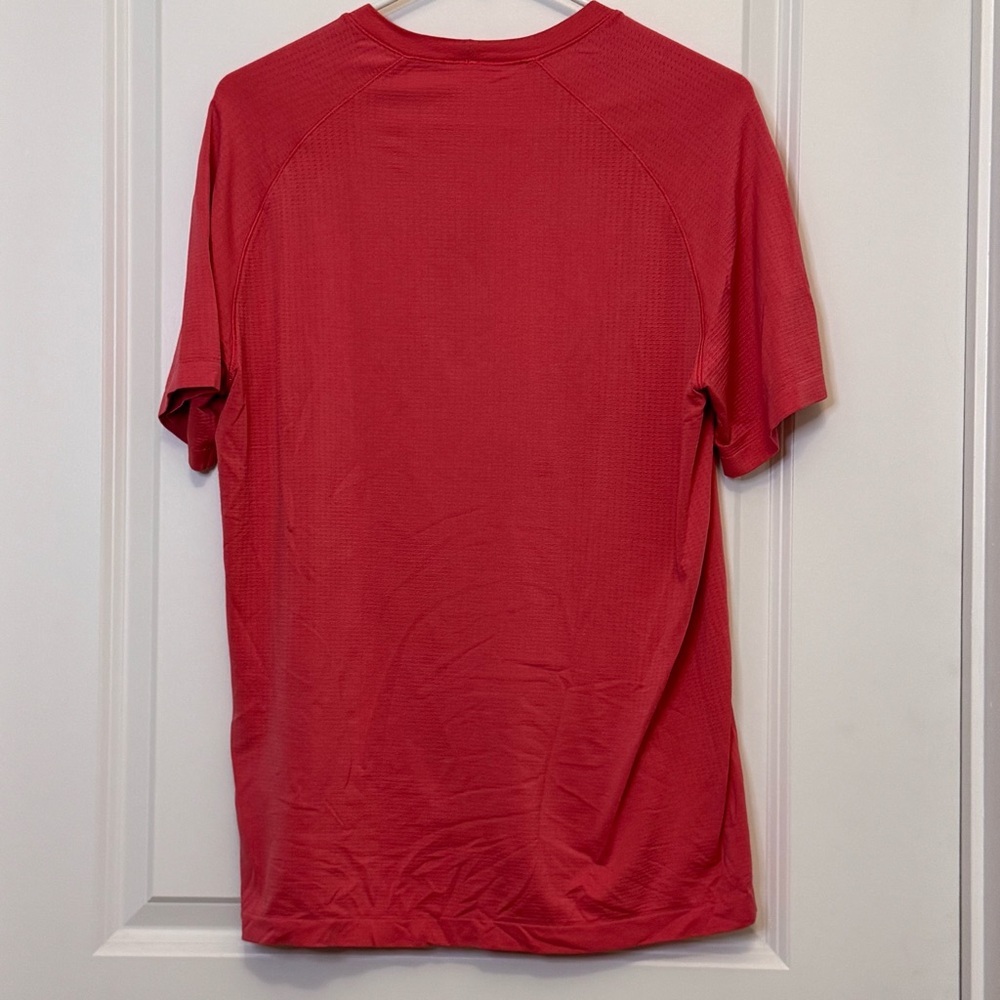 lululemon athletica Vibrant Red Short Sleeve Tee - Picture 2 of 3